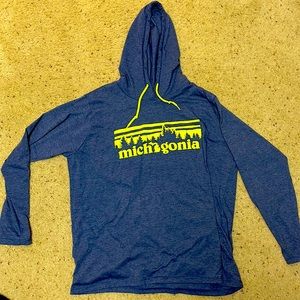 Patagonia L/S hoodie